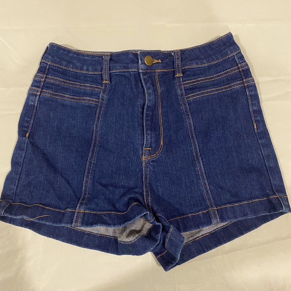 Ladies medium blue denim shorts